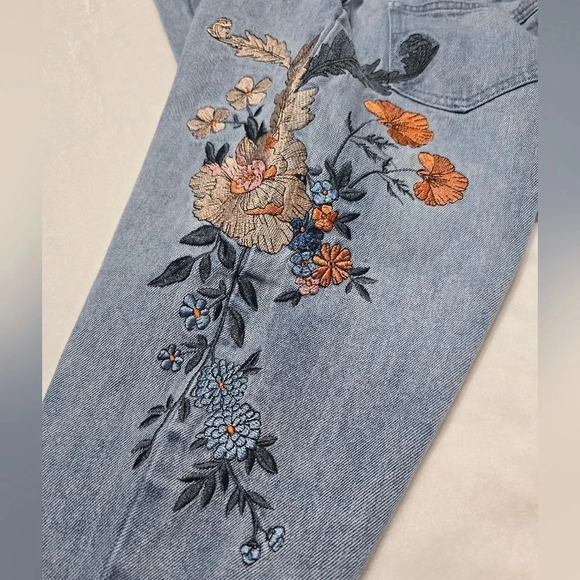 MINKPINK MP|D Wildflower Scando Jeans, Floral Embroidered, Straight Leg, EUC! - Picture 10 of 15
